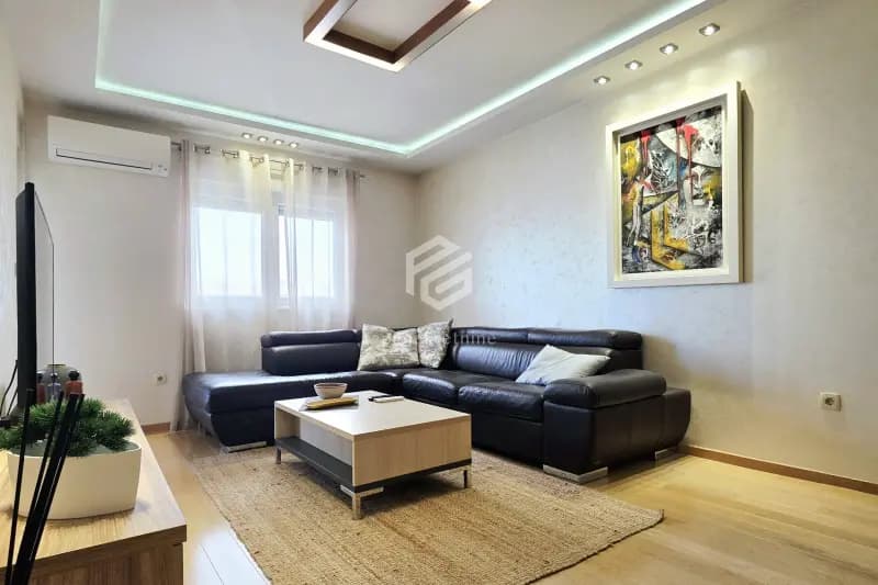 Jednosoban lux stan 47m2 + garaža, City kvart – Podgorica
