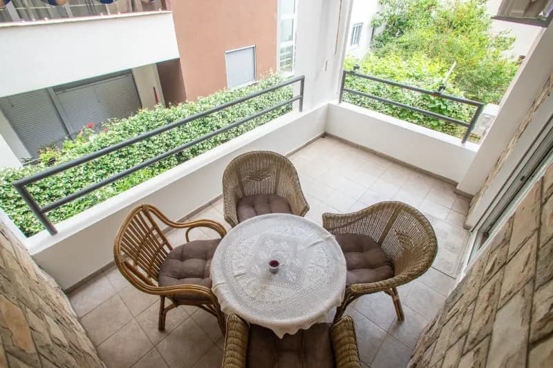 Продаж, двокімнатна квартира, 72м², Готель Брачера, Будва
