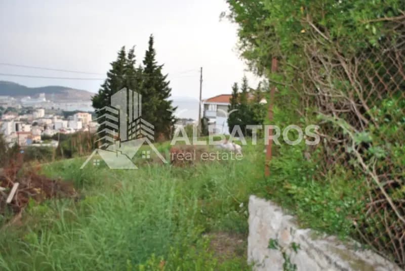 Bar, Šušanj'da 800m2 arsa satılık.