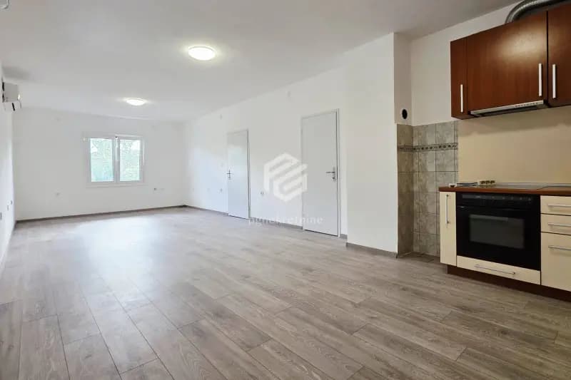 420m2 arsa üzerinde 300m2 ev, Masline – Podgorica