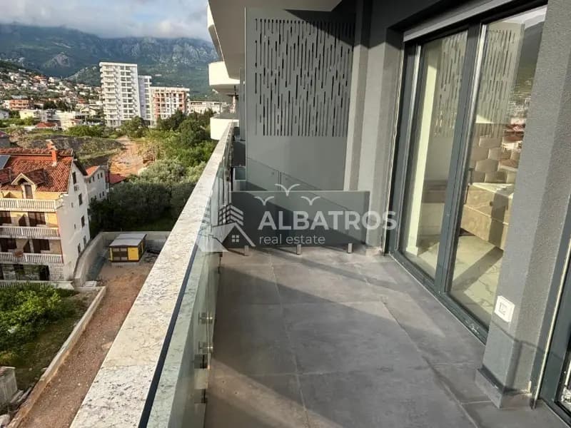 Luxury One-Bedroom Apartment in Zaha Place