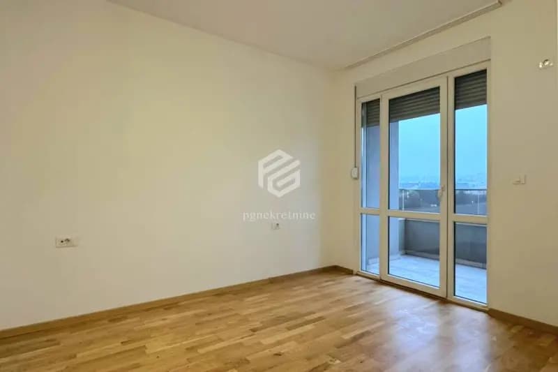 Dvosoban stan 70m2 + parking, Zabjelo – Podgorica