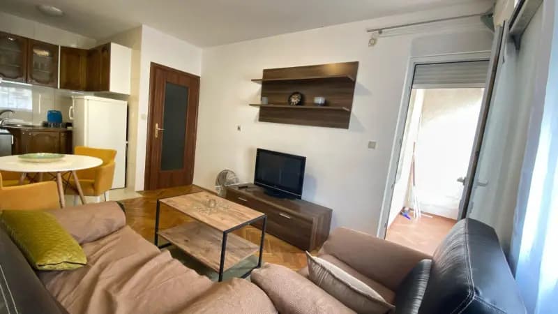 Оренда, однокімнатна квартира, 32м², Блок 9, Подгориця