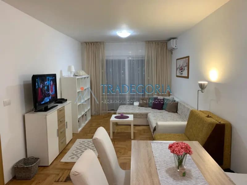 Dağ manzaralı geniş daire satılık.