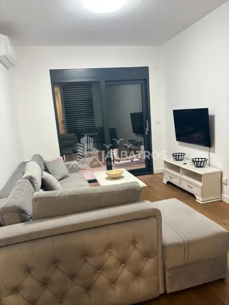 Two-bedroom apartment of 80m² for sale near the center of Bar