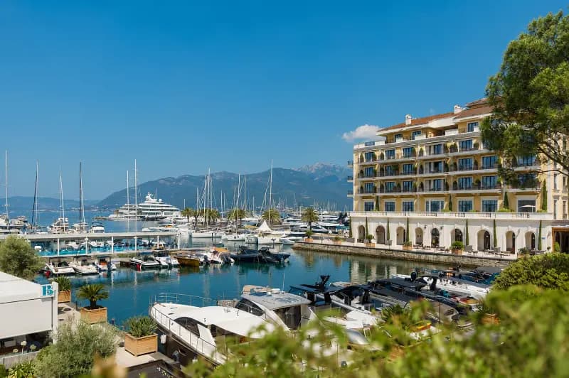 Exclusive three-bedroom apartment with pool access in Porto Montenegro