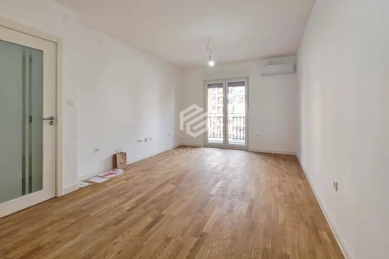 Jednosoban stan 42m2, Stari aerodrom – Podgorica