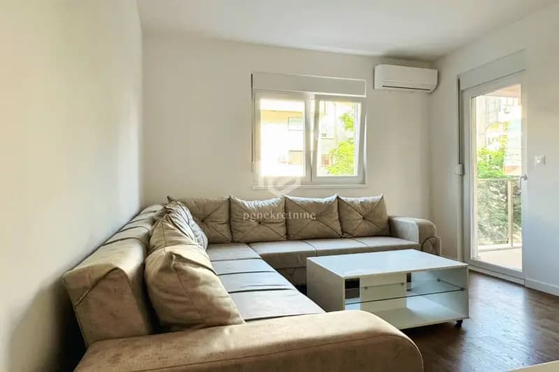 Jednosoban stan 46m2 + garaža, Stari aerodrom – Podgorica