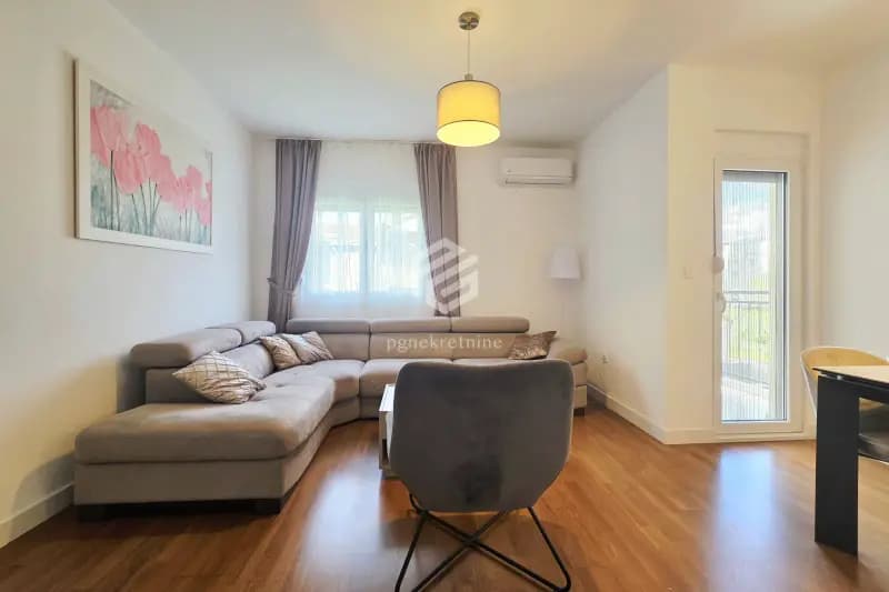 Jednosoban stan 47m2 + garaža, City kej – Podgorica