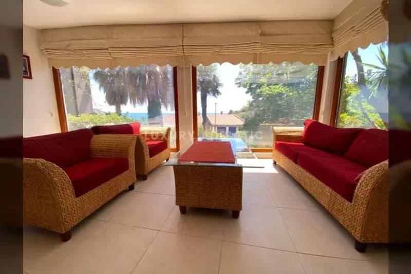 Petrovac'ta bahçeli ev - satılık