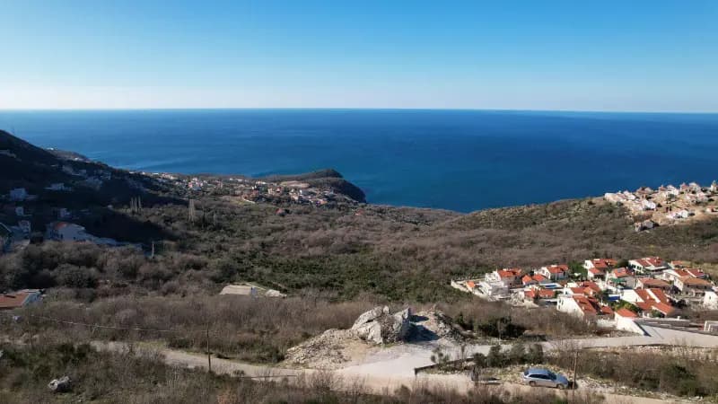 Deniz manzaralı arazi – 7 villa inşaatı için — 140 euro/m2