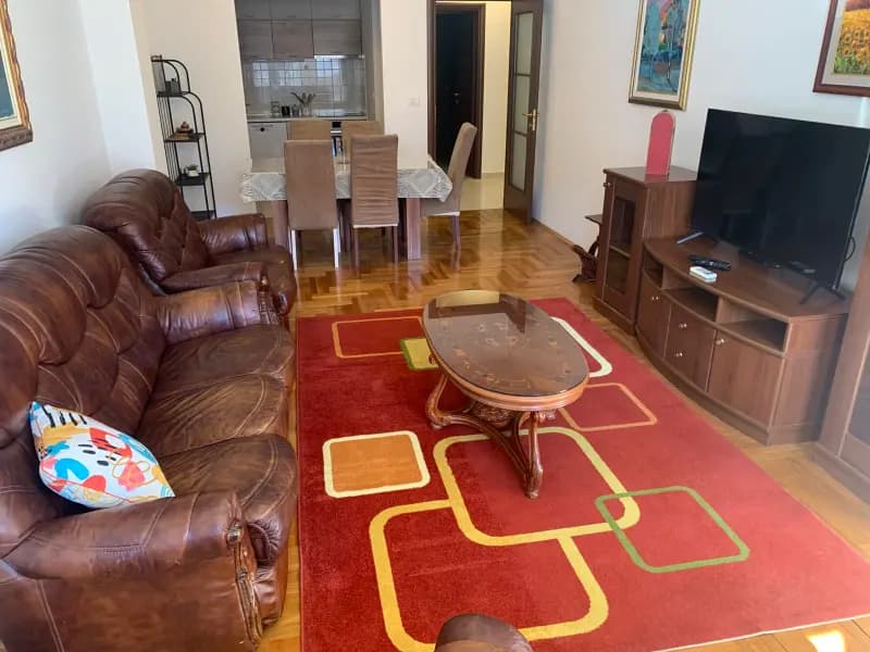 Izdavanje, trosoban Stan, 109m², City Kvart, Podgorica