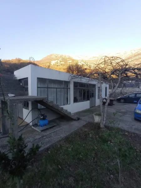 Prodaja, kuća, 192m², Djurmani, Bar