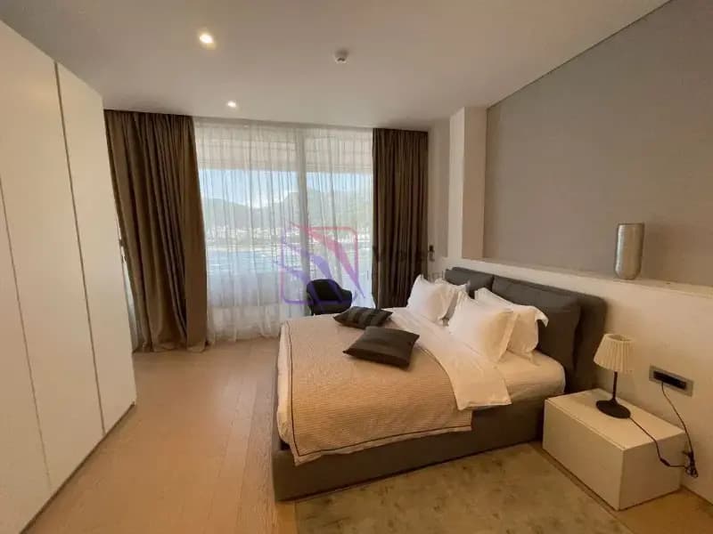 For sale, three-bedroom penthouse, 509m², Dukley Gardens, Budva
