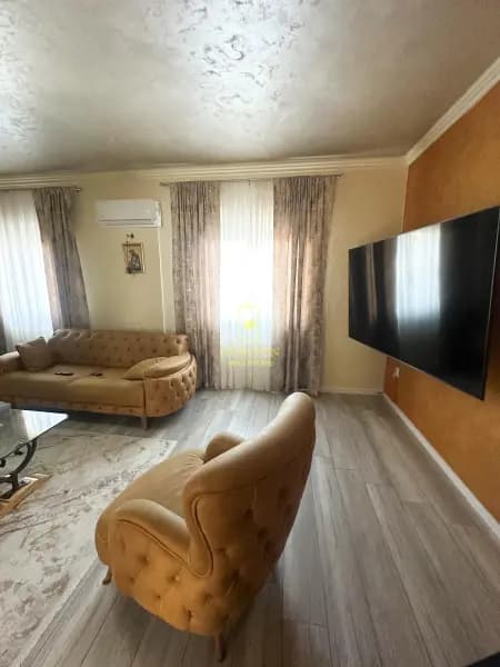Beş odalı ev 200m2 (611m2 arsa), Tološi