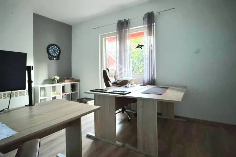Poslovni prostor 90m2 + parking, Gorica C – Podgorica
