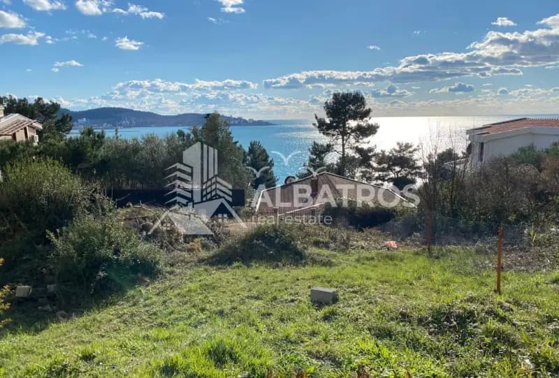 For sale: a building plot of 950 m² in Šušanj, Bar