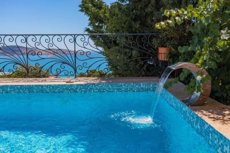Deniz manzaralı yeni villa - Bar. Yasal