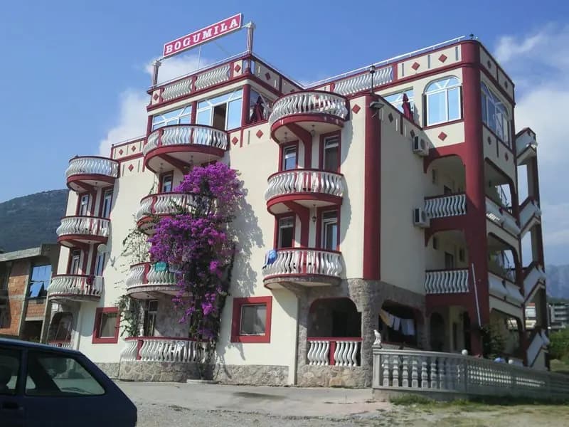 Hotel in Bar No. 379