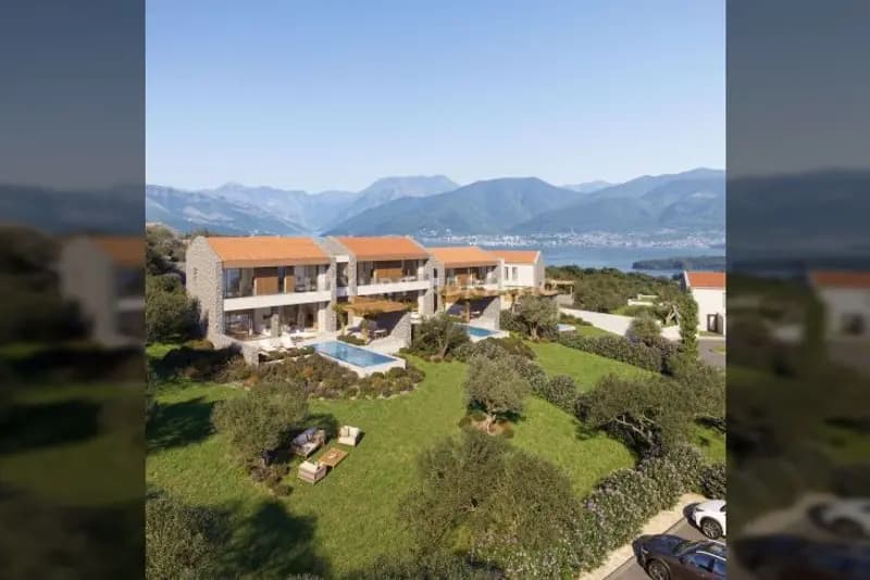 Einzigartiges Stadthaus zum Verkauf - The Peaks Lustica Bay