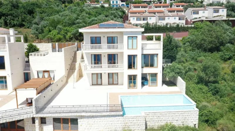 Verkauf, Villa, 605m², Reževići, Budva