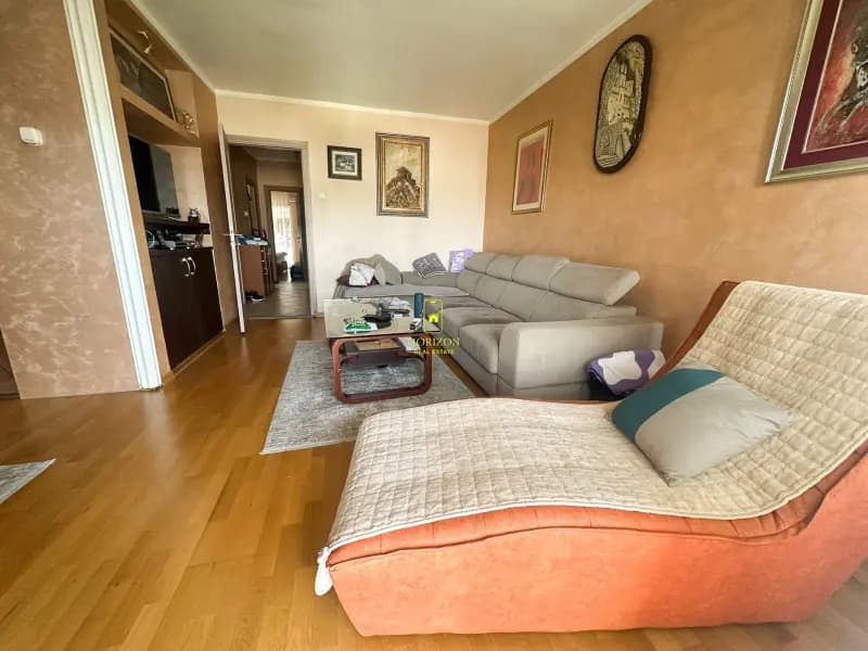 79 m2'lik iki odalı daire, Zabjelo, Jerevanska Caddesi
