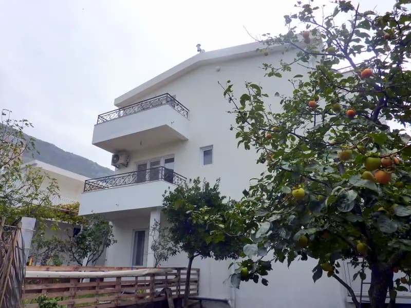 Kuća u Sutomoru br. 352