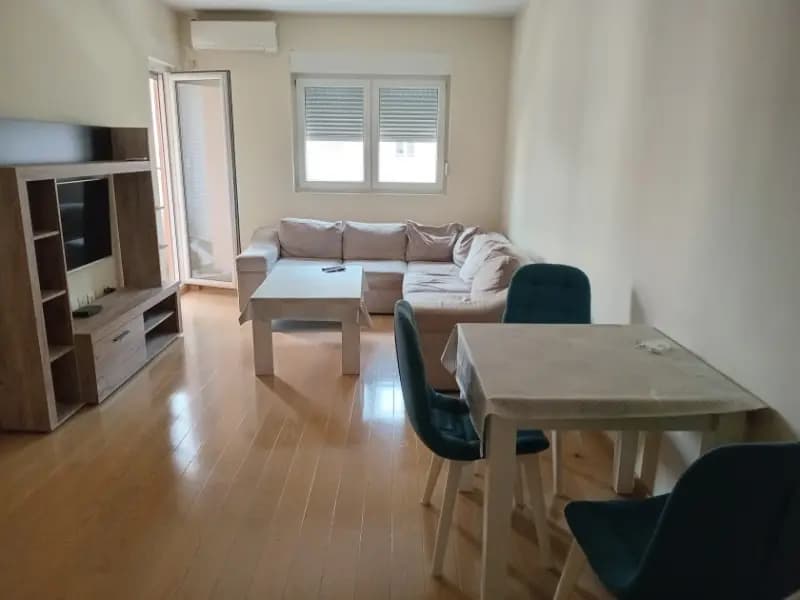 Оренда, однокімнатна квартира, 46м², Сіті Кварт, Подгориця