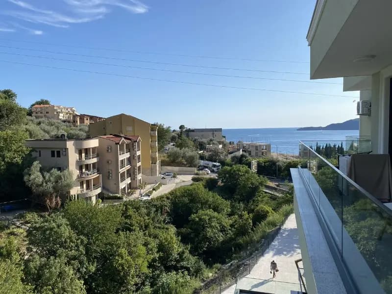 Deniz manzaralı yeni bir yatak odalı daire - Kamenovo
