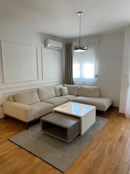 Izdavanje, jednosoban stan, 46m², City Kvart, Podgorica