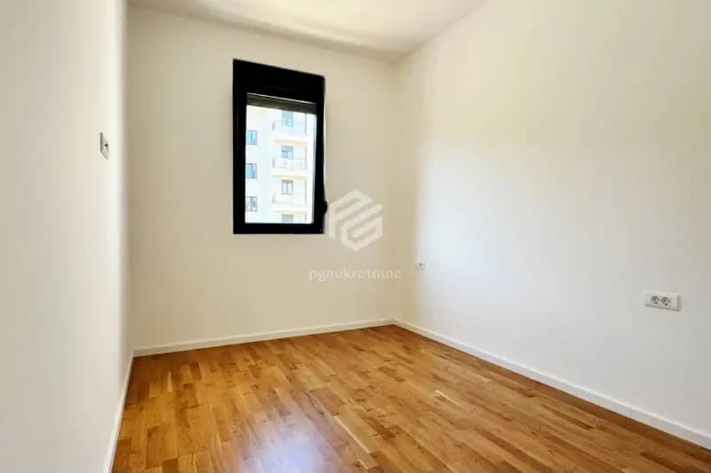 64m2 iki odalı daire + otopark, Tološi – Podgorica