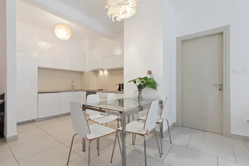 Trosoban apartman u zatvorenom kompleksu Levander Bay, Morinj