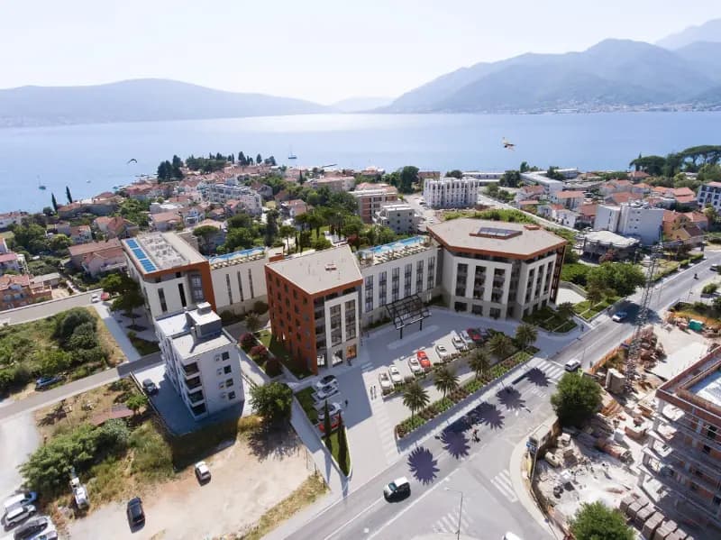 Продаж, трикімнатна квартира, 153м², Тіват