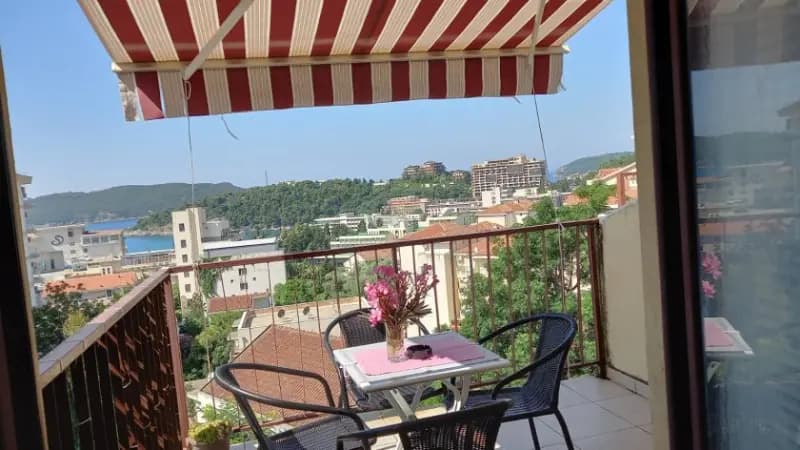 Bečići'de tek odalı daire - manzara