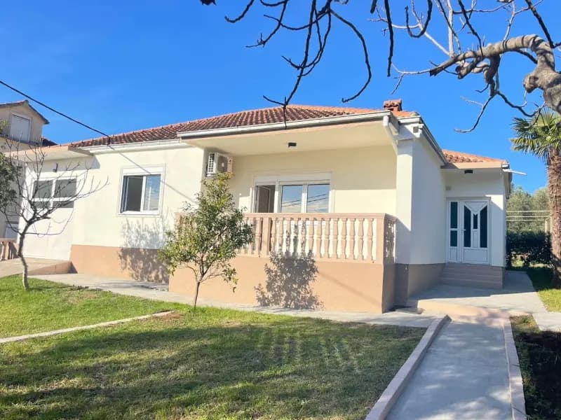 Продаж, Будинок, 187м², Тіват
