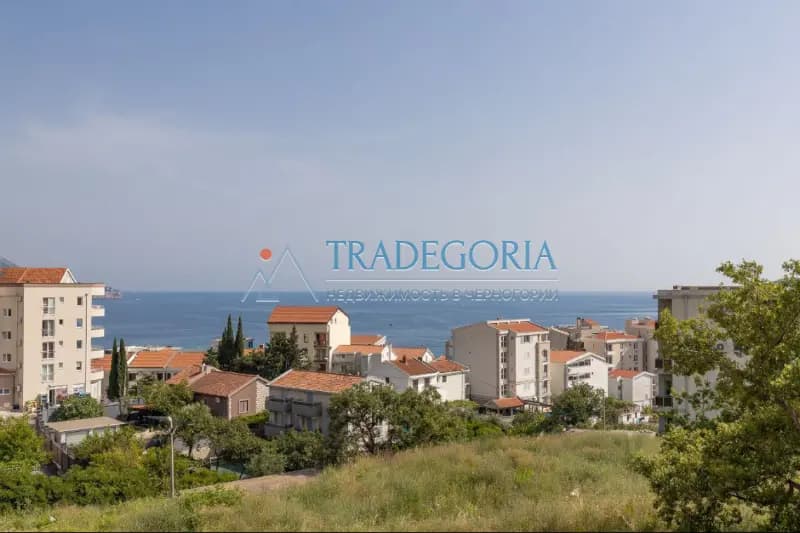 Bečići'de panoramik deniz manzaralı daire