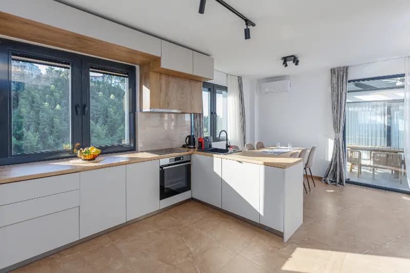 Продаж, двокімнатна квартира, 162м², Святий Стефан, Будва