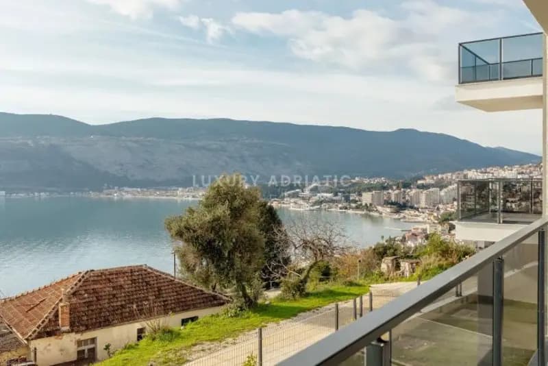 Havuzlu komplekste 70 m2 tek odalı daire