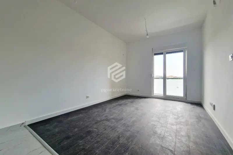Dvosoban stan 47m2 + parking, Zabjelo – Podgorica