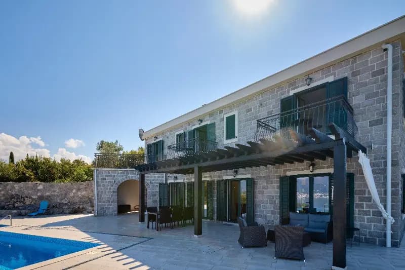 For rent, villa, 220m², Tivat
