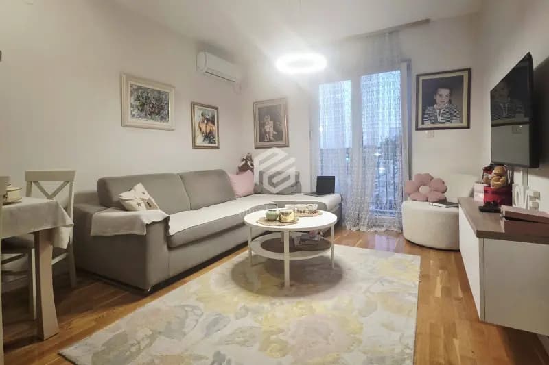 Jednosoban stan 39m2 + parking, Stari aerodrom – Podgorica