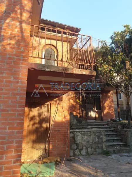 Dve samostojeće kuće na jednoj parceli u naselju Brca, Sutomore.