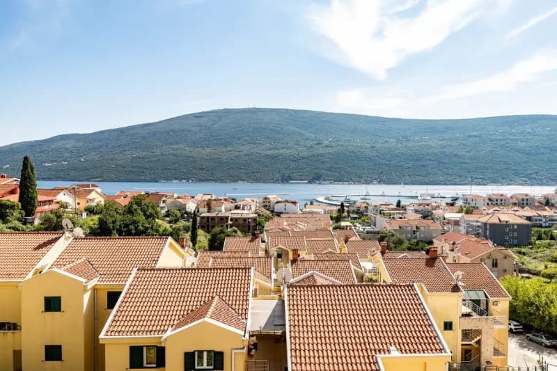 Đenovići'deki daire - komplekste tek satış