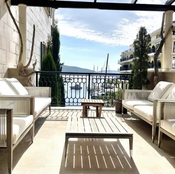 Spacious apartment in Porto Montenegro – Tara Residence