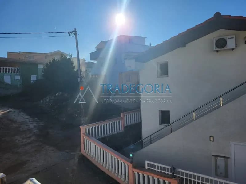 Kuća u Dobroj Vodi za stanovanje i izdavanje
