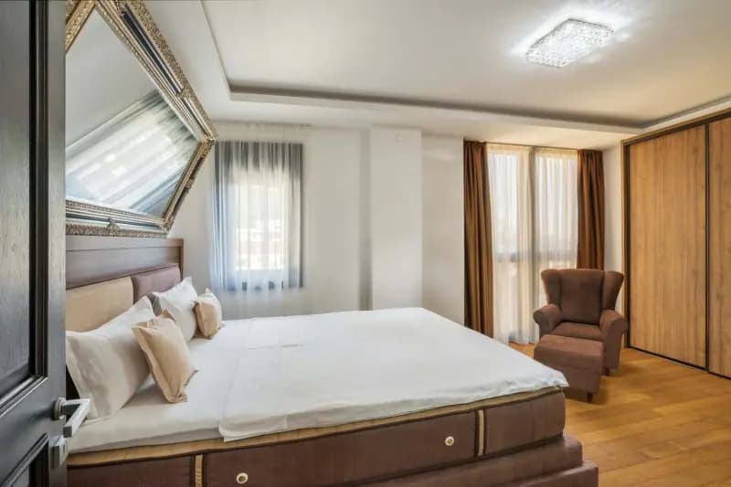 Prodaja, garsonjera, 396m², Budva