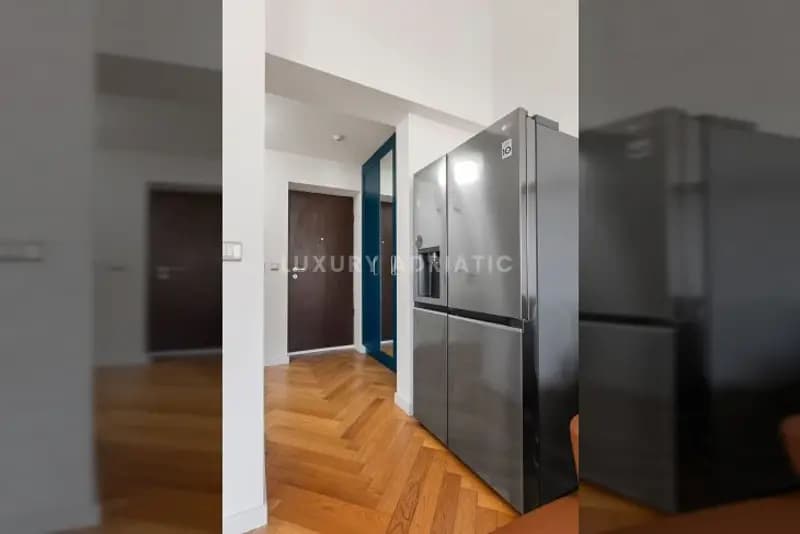 Tivat merkezinde lüks 2 odalı daire - satılık