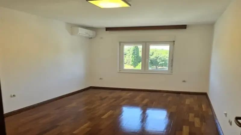 Продаж, двокімнатна квартира, 90м², Подгориця, Чорногорія
