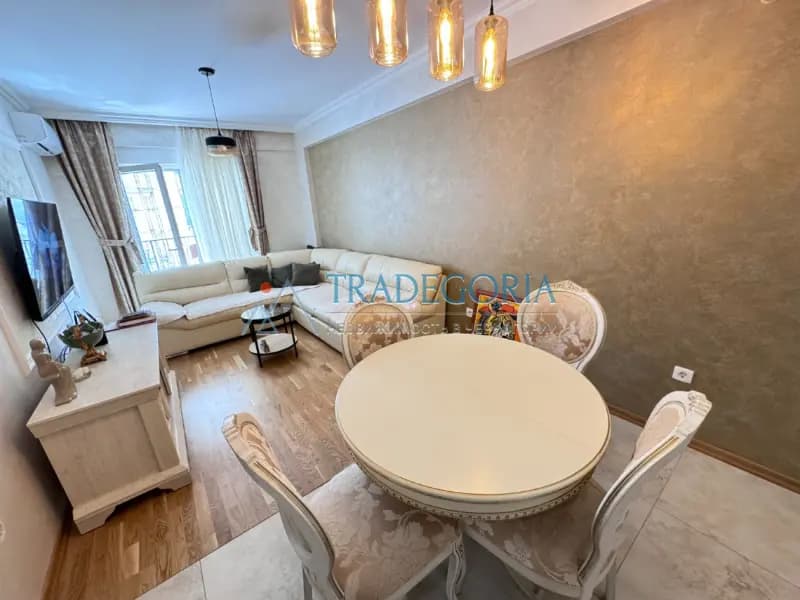 Wohnung mit 2 Schlafzimmern mit Bergblick, neues Haus