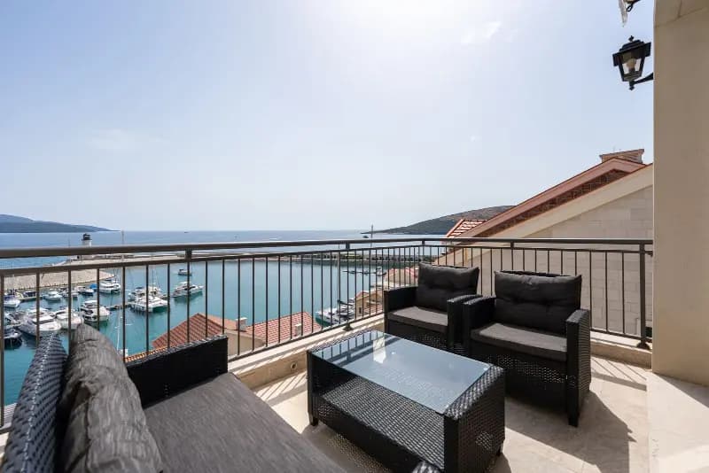Trosoban Luksuzan Stan u Luštica Bay Marina Village